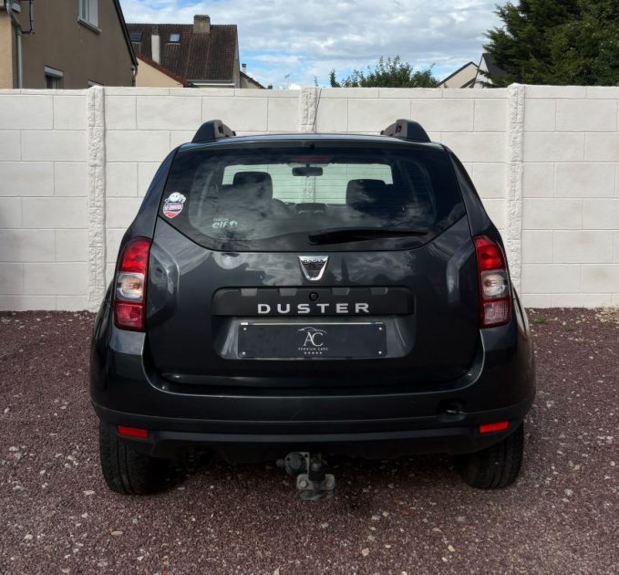 Dacia Duster Laureate 4X2 125ch Tce (Bluetooth | Climatisation | Attelage)