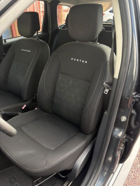 Dacia Duster Laureate 4X2 125ch Tce (Bluetooth | Climatisation | Attelage)