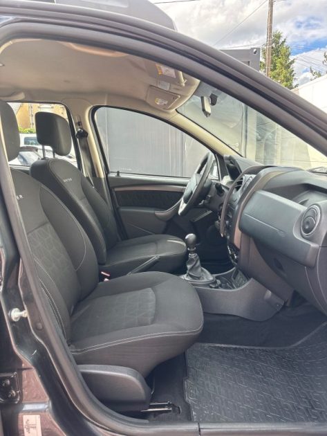 Dacia Duster Laureate 4X2 125ch Tce (Bluetooth | Climatisation | Attelage)