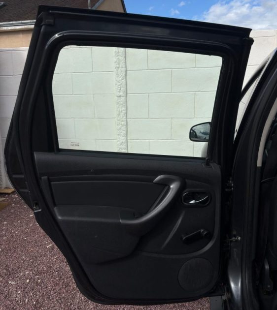 Dacia Duster Laureate 4X2 125ch Tce (Bluetooth | Climatisation | Attelage)