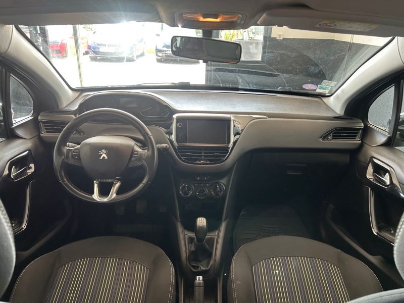 PEUGEOT 208 1.2 VTI 82 URBAN
