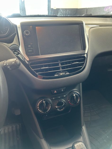 PEUGEOT 208 1.2 VTI 82 URBAN