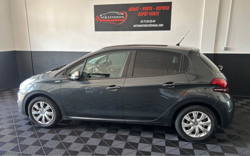 PEUGEOT 208 1.2 VTI 82 URBAN