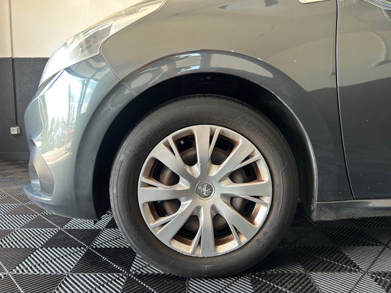 PEUGEOT 208 1.2 VTI 82 URBAN