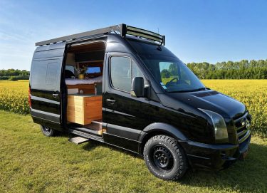 VOLKSWAGEN CRAFTER VAN AMÉNAGÉ 2.5 163 