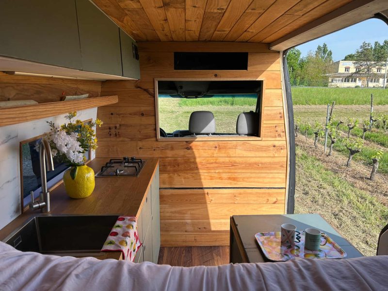 VOLKSWAGEN CRAFTER VAN AMÉNAGÉ 2.5 163 