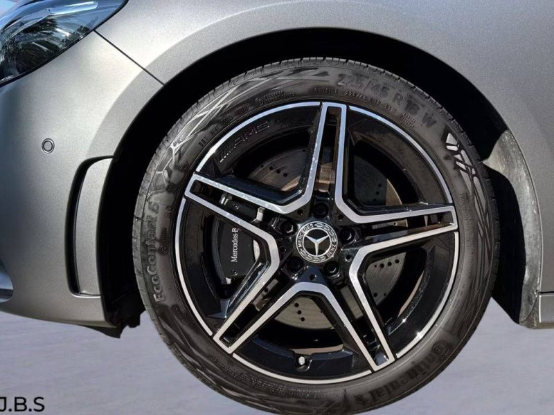 MERCEDES-BENZ B 250 4MATIC AMG LINE 8-GANG DCT PANO 18\" WKR 2024