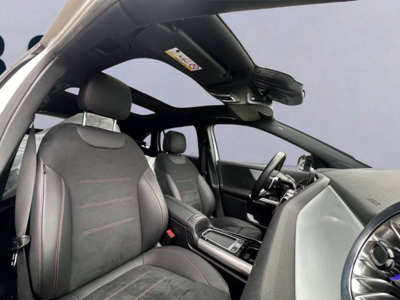 MERCEDES-BENZ GLA 220 D 4MATIC AMG LINE NIGHT PACK 2023
