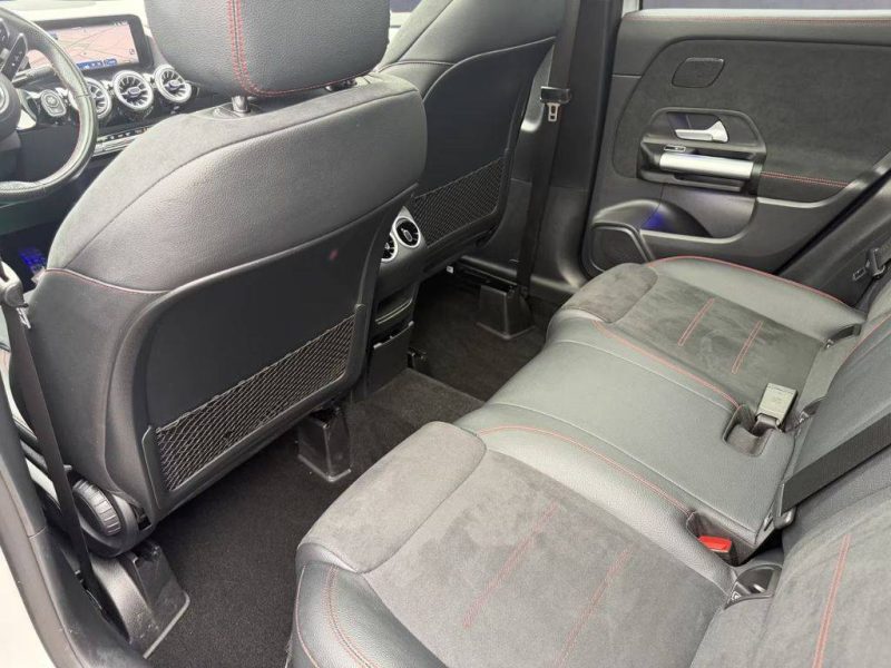 MERCEDES-BENZ GLA 220 D 4MATIC AMG LINE NIGHT PACK 2023