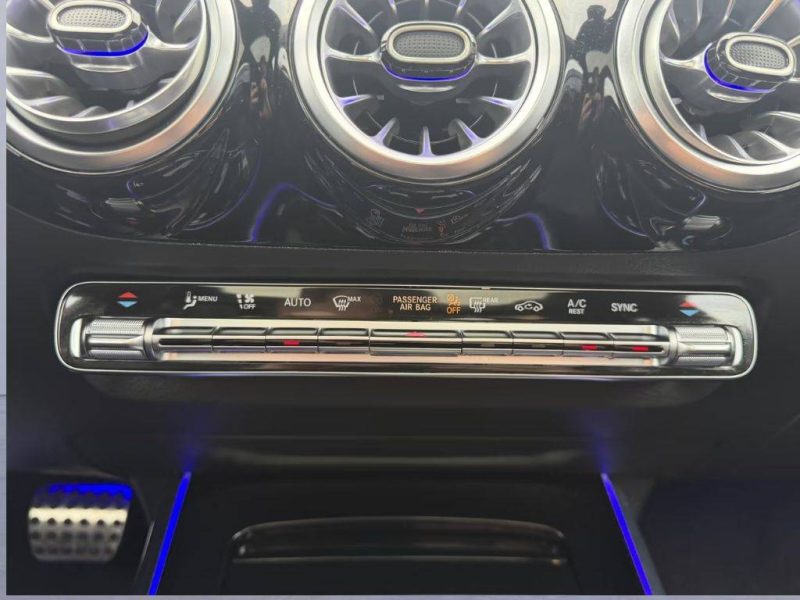 MERCEDES-BENZ GLA 220 D 4MATIC AMG LINE NIGHT PACK 2023