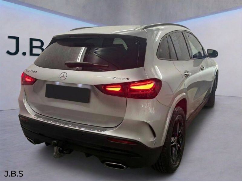 MERCEDES-BENZ GLA 220 D 4MATIC AMG LINE NIGHT PACK 2023