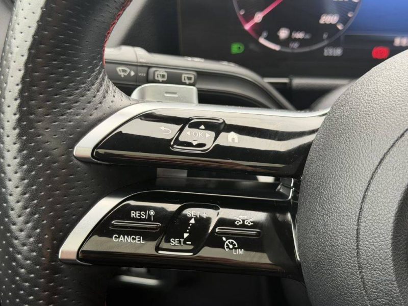 MERCEDES-BENZ GLA 220 D 4MATIC AMG LINE NIGHT PACK 2023