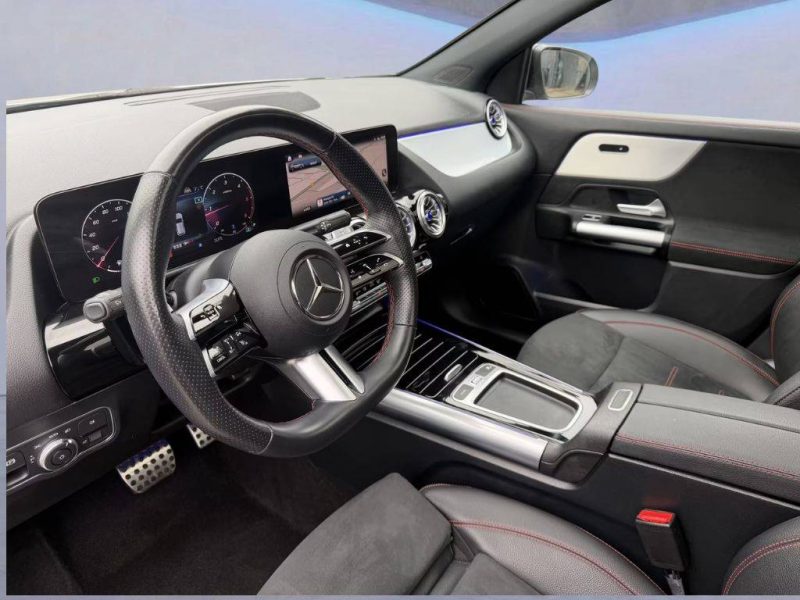 MERCEDES-BENZ GLA 220 D 4MATIC AMG LINE NIGHT PACK 2023