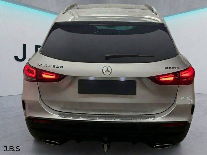 MERCEDES-BENZ GLA 220 D 4MATIC AMG LINE NIGHT PACK 2023