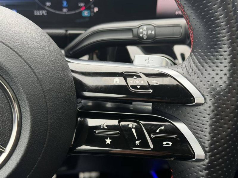 MERCEDES-BENZ GLA 220 D 4MATIC AMG LINE NIGHT PACK 2023