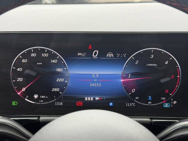 MERCEDES-BENZ GLA 220 D 4MATIC AMG LINE NIGHT PACK 2023