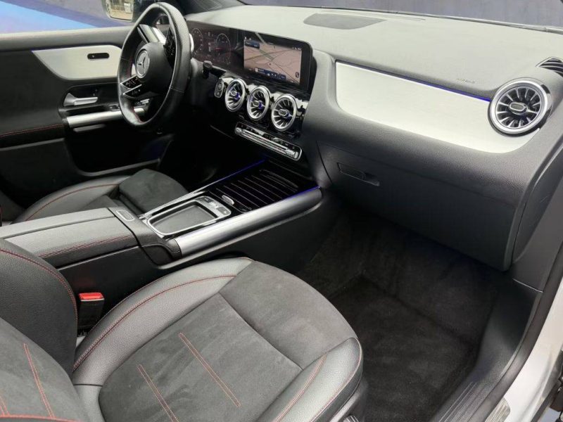 MERCEDES-BENZ GLA 220 D 4MATIC AMG LINE NIGHT PACK 2023