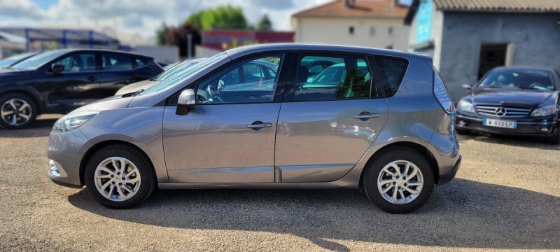RENAULT SCENICIII 1.5 DCI 110 DYNAMIQUE 2012