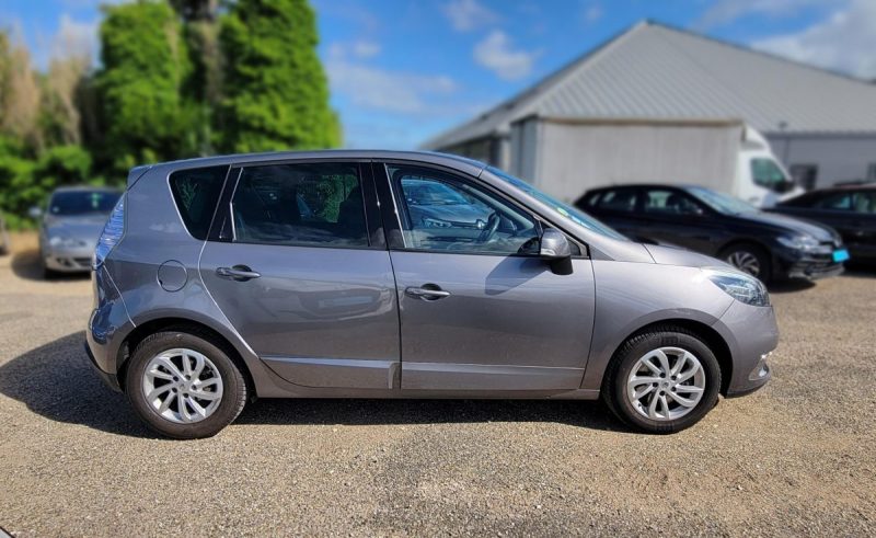 RENAULT SCENICIII 1.5 DCI 110 DYNAMIQUE 2012
