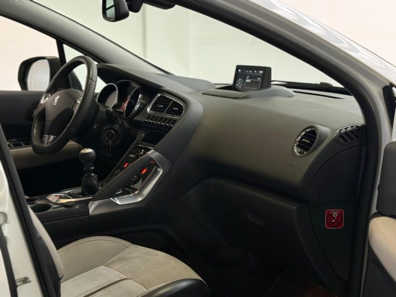 PEUGEOT 3008 1.6 HDI 115CH NAPAPIJRI