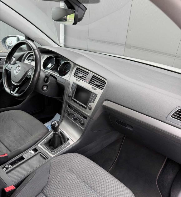 VOLKSWAGEN GOLF VI 1.6 TDI - 110 CH - CONFORTLINE - GARANTIE 3 MOIS