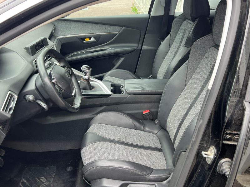 PEUGEOT 3008 II 