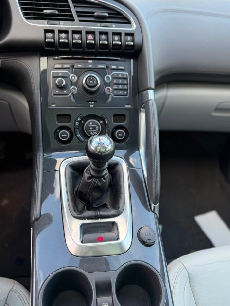PEUGEOT 3008 1.6 HDI FELINE 