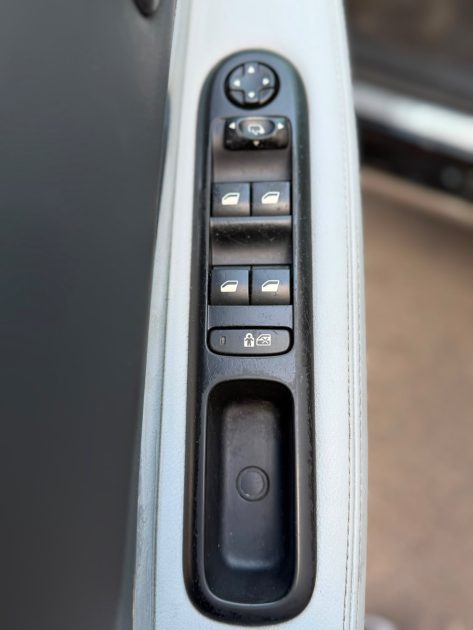 PEUGEOT 3008 1.6 HDI FELINE 