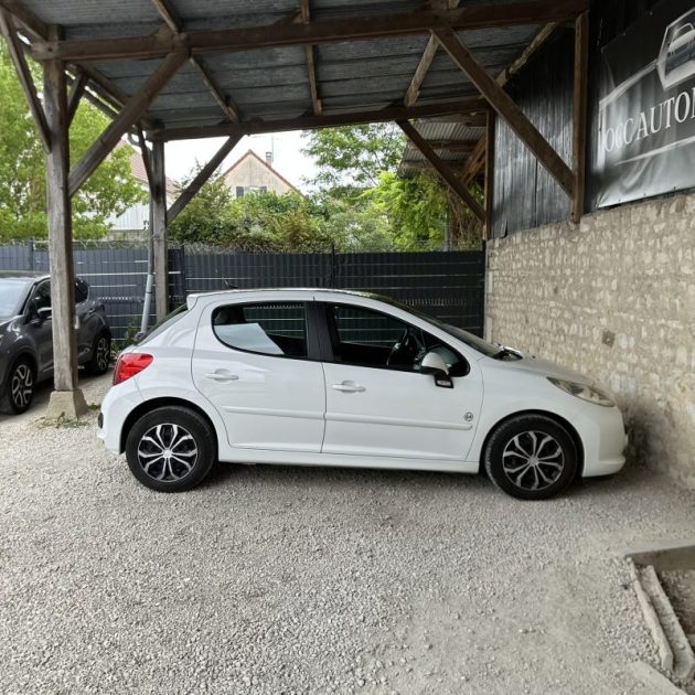 PEUGEOT 207 EDITION 64 2009