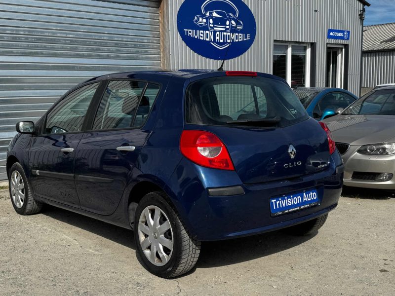 RENAULT CLIO 1.6 DYNAMIQUE 88CH ESSENCE 2007