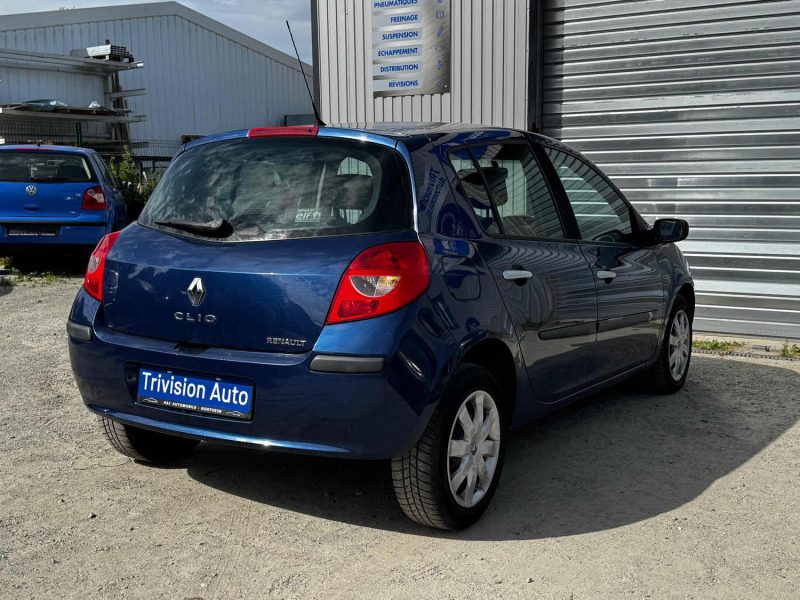 RENAULT CLIO 1.6 DYNAMIQUE 88CH ESSENCE 2007