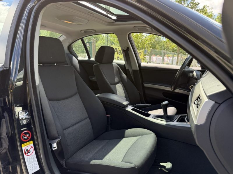 BMW SERIE 3 320 I 150 CV / 119KM / Toit ouvrant / siège chauffant / Clim / paiement 4-10 possible