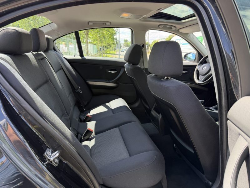 BMW SERIE 3 320 I 150 CV / 119KM / Toit ouvrant / siège chauffant / Clim / paiement 4-10 possible