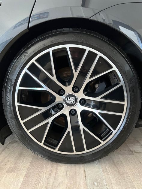 PORSCHE TAYCAN PERFORMANCE PLUS 476