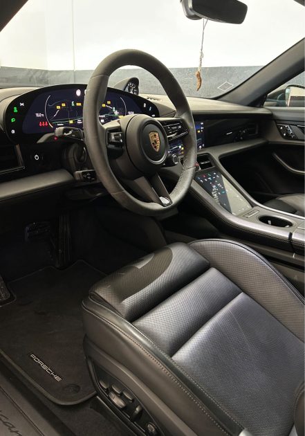 PORSCHE TAYCAN PERFORMANCE PLUS 476