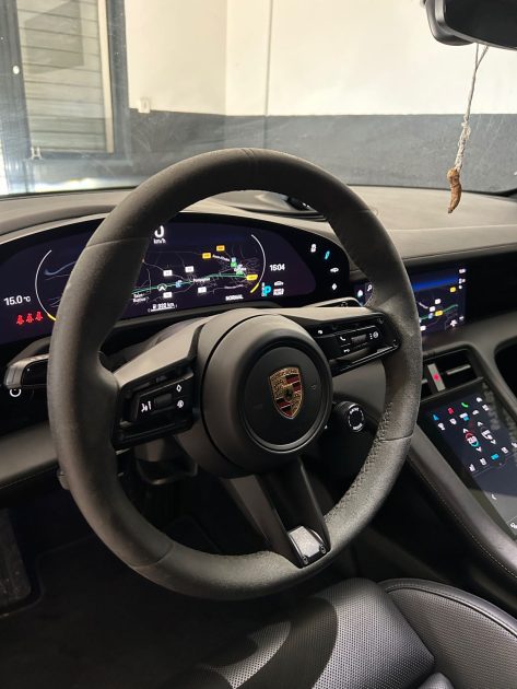 PORSCHE TAYCAN PERFORMANCE PLUS 476