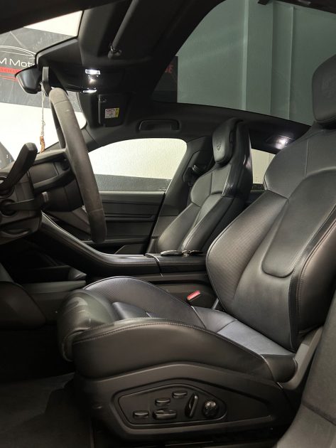 PORSCHE TAYCAN PERFORMANCE PLUS 476