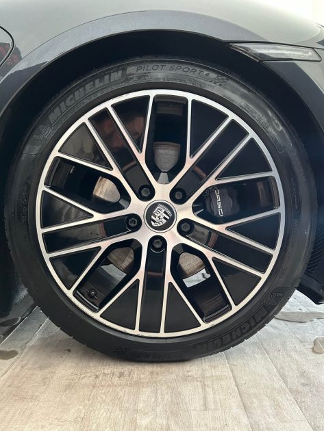 PORSCHE TAYCAN PERFORMANCE PLUS 476