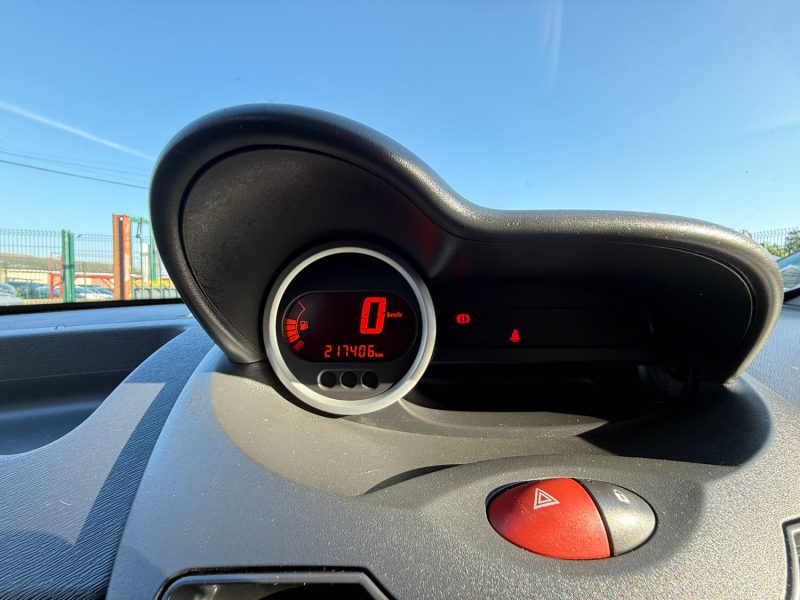 RENAULT TWINGO 2 PHASE 2 ETHANOL 1.2I - 16V 75CV 2014