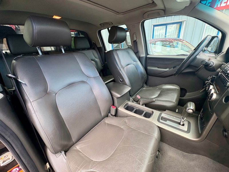 NISSAN NAVARA