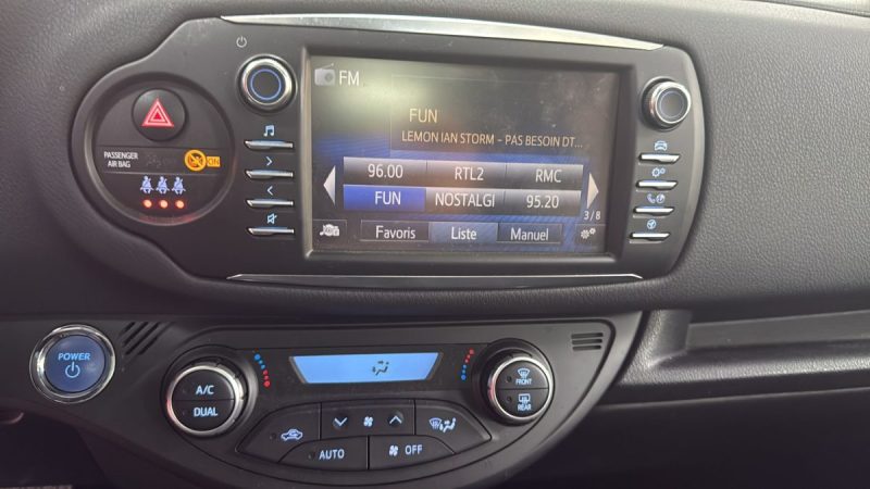 TOYOTA YARIS 100cv COLLECTION + TOIT PANORAMIQUE/1 ERE MAIN/TVA RECUPERABLE
