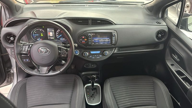 TOYOTA YARIS 100cv COLLECTION + TOIT PANORAMIQUE/1 ERE MAIN/TVA RECUPERABLE