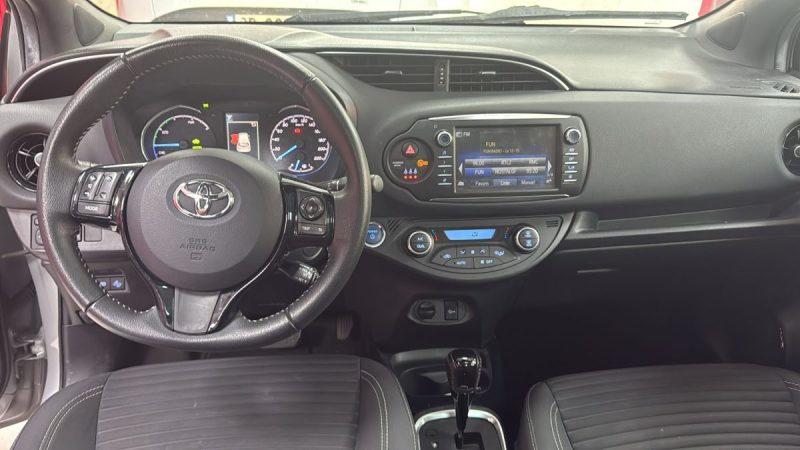 TOYOTA YARIS 100cv COLLECTION + TOIT PANORAMIQUE/1 ERE MAIN/TVA RECUPERABLE