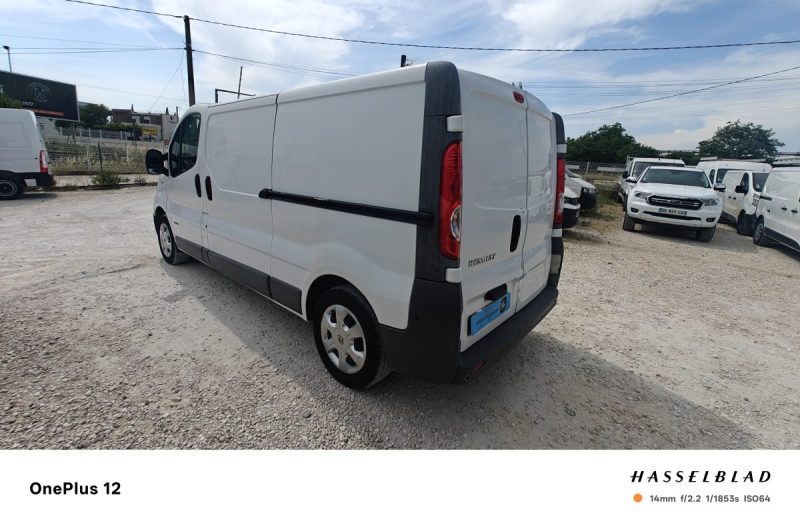 RENAULT TRAFIC GRAND CONFORT L2H1 2.0DCI 115 2011