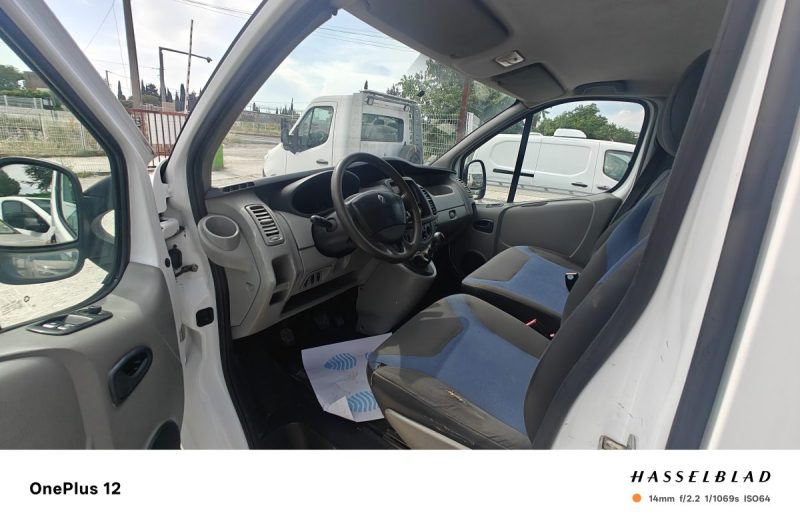 RENAULT TRAFIC GRAND CONFORT L2H1 2.0DCI 115 2011
