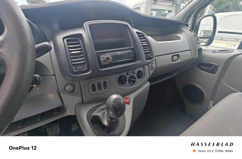 RENAULT TRAFIC GRAND CONFORT L2H1 2.0DCI 115 2011