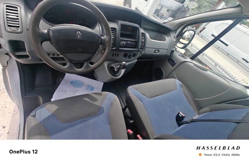 RENAULT TRAFIC GRAND CONFORT L2H1 2.0DCI 115 2011