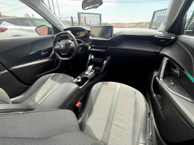 PEUGEOT 2008 ALLURE BOITE AUTOMATIQUE EAT8 1.5 BLUE HDI 130CV 2021