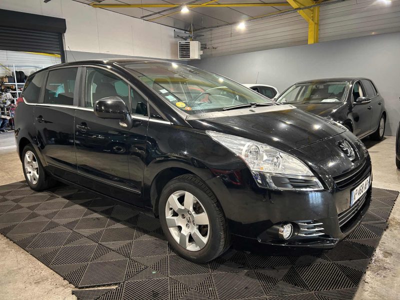 PEUGEOT 5008 1.6HDI 110CH 