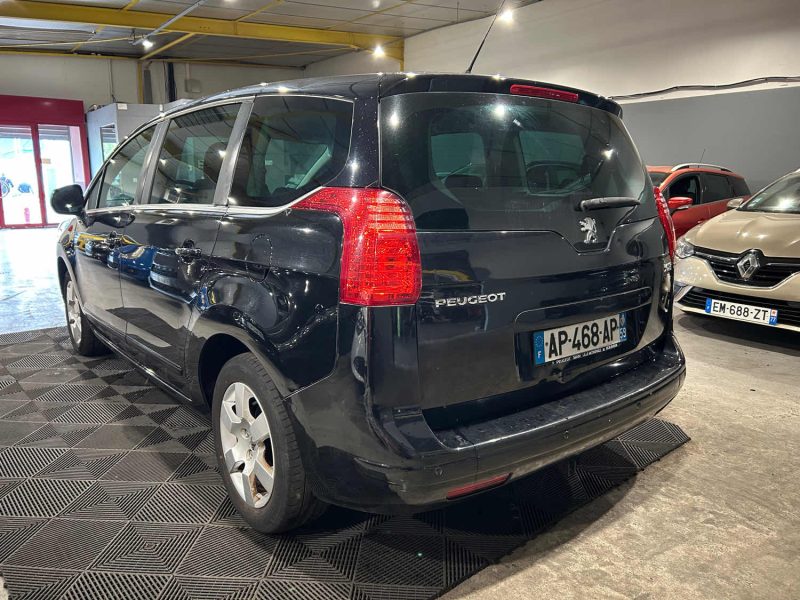 PEUGEOT 5008 1.6HDI 110CH 